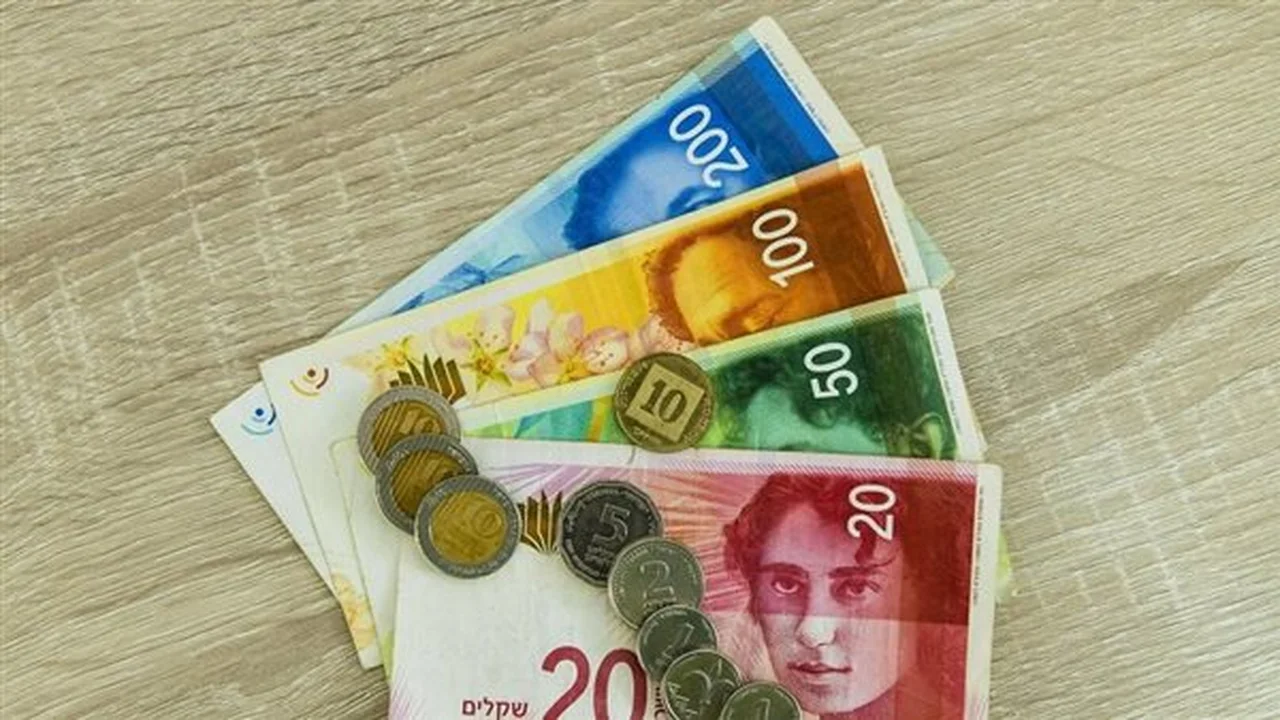 استقرار أسعار صرف الدولار واليورو والدينار الأردني مقابل الشيكل في تعاملات اليوم